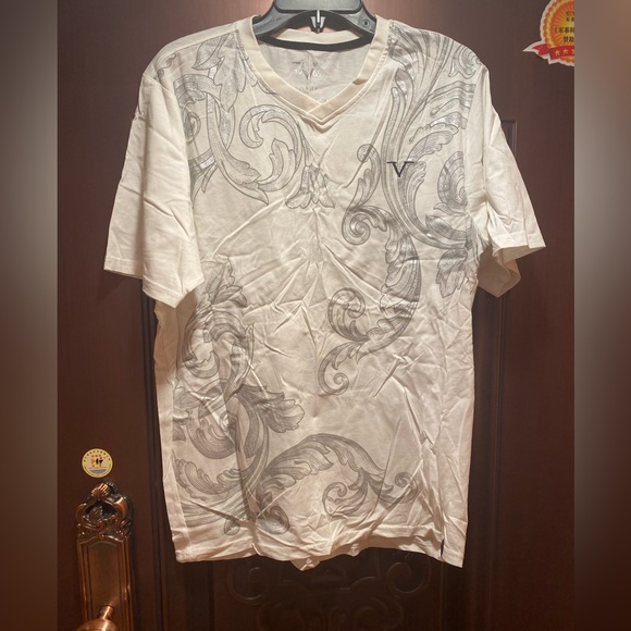 19V69 Italia Men T-shirt, Size-Large, Color-White. - Picture 1 of 3